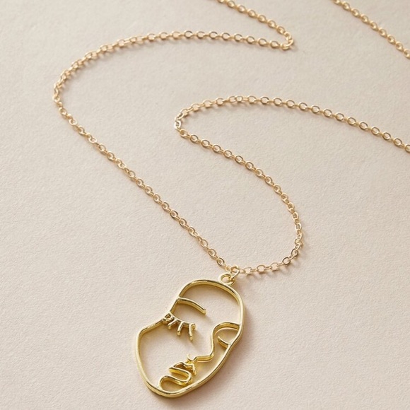 Unbranded Jewelry - 3/$30 💛 Abstract Face Pendant Necklace